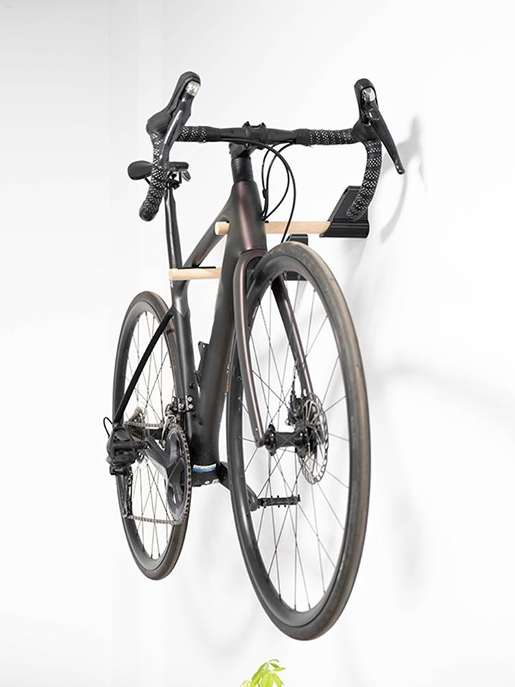 自転車収納ハンガー 壁掛け式自転車収納ラック 木製無垢材壁掛 - Cycling Gear Wall Mount のレビューと価格